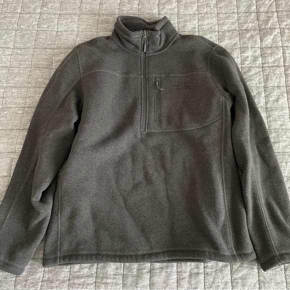 The North Face - Grey, Men’s Large 1/4 zip pullover fleece. - Picture 1 of 4